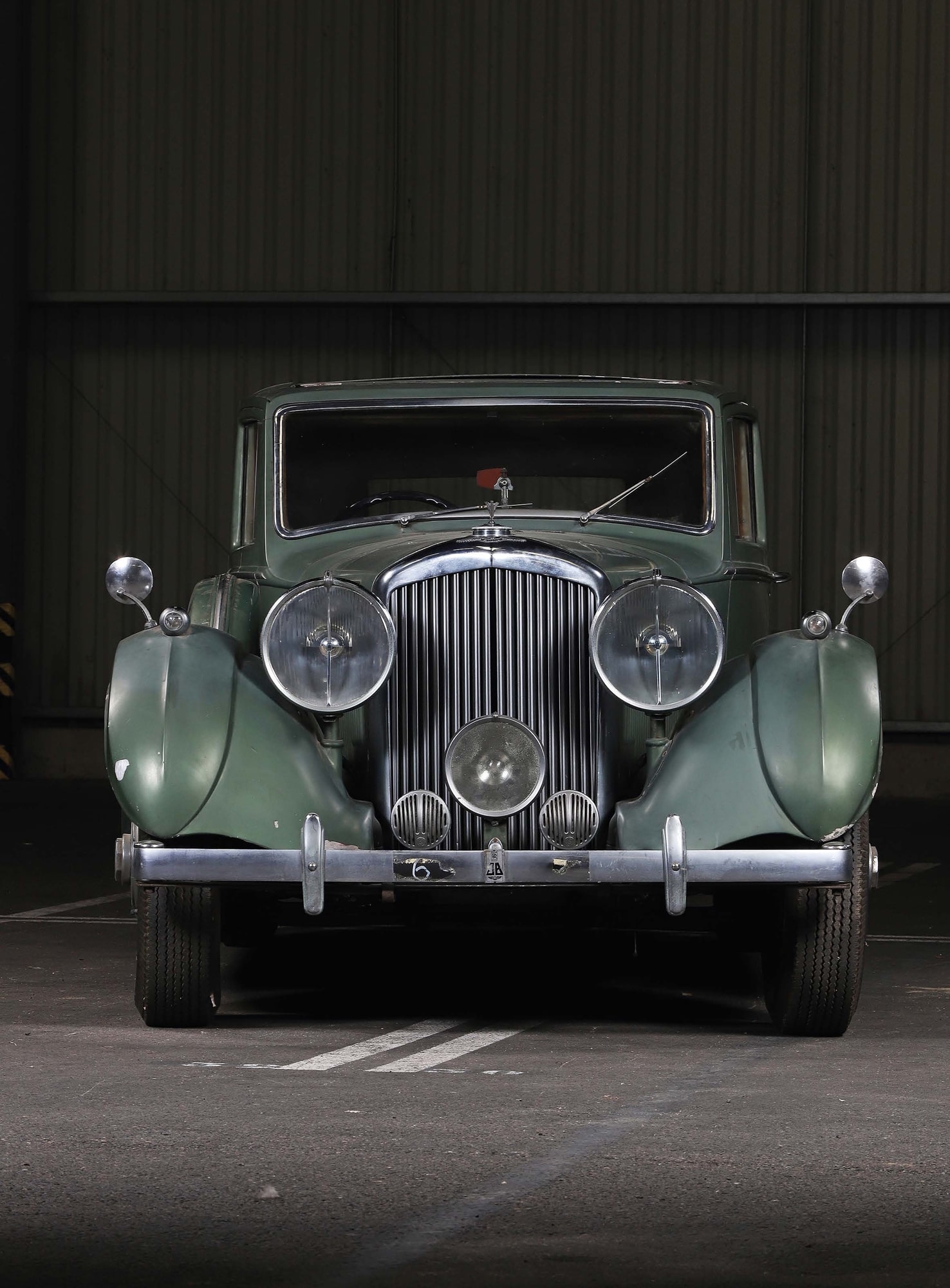 Bentley-4-1939-continental-Saloon-collection-Anna-Lisa
